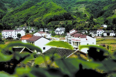 浙江三年解决农民建房用地40万户 47个村试点土地民主管理